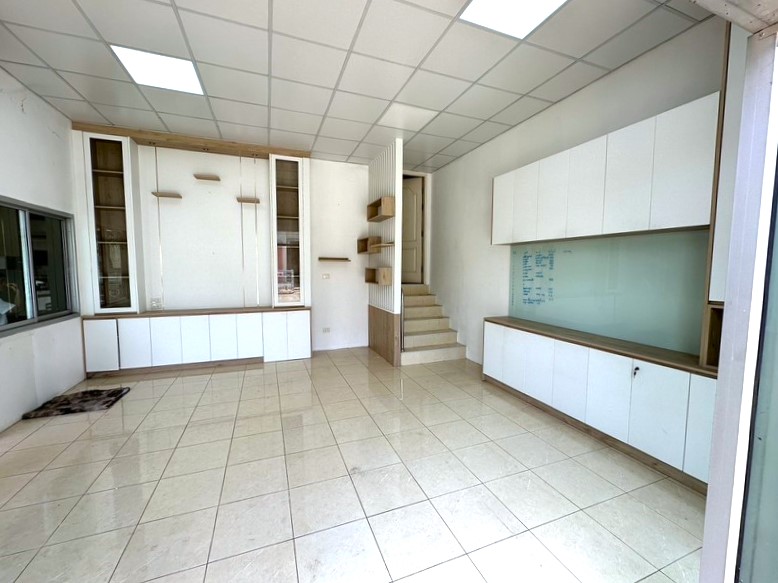 ให้เช่าโกดัง โครงการทรัพย์ทวี โฮมแฟคทอรี่ 1 ขนาด 235ตรม. พร้อม Office 1 ชั้น ย่าน ซ.สุขสวัสดิ์84