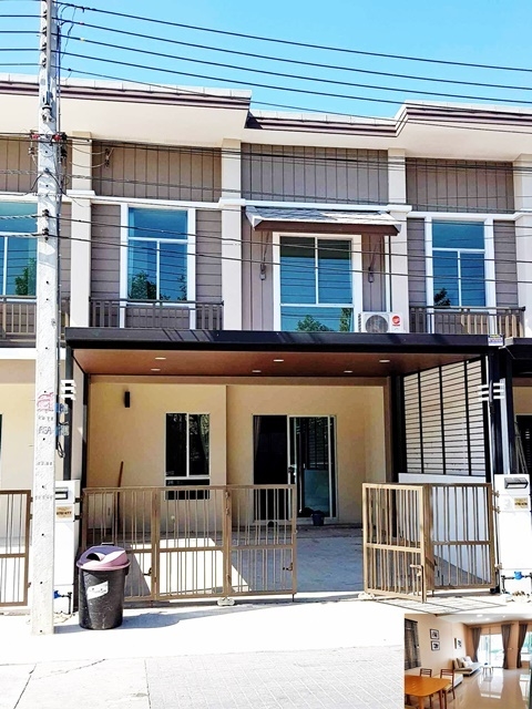 เพียวเพลส รังสิต คลอง 2  ให้เช่าทาวน์เฮาส์ 2 ชั้น ใหญ่สุดในโครงการ 21ตรว. 120ตรม. ตรงข้ามสโมสร 2นอน 2น้ำ  2จอดรถ 2แอร์ เดินทางสะดวก