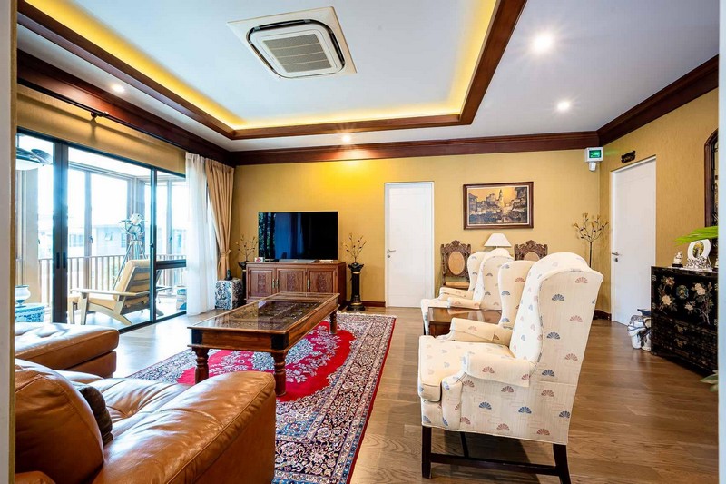 ขายบ้านหมู่บ้าน บุราสิริ พัฒนาการ 87 เหมาะกับครอบครัวใหญ่ มีถึง 5 ห้องนอน 5 ห้องน้ำ รร. นานาชาติ เวลลิงตัน คอลเลจ เพียง 8 กม. เดินทางสะดวก