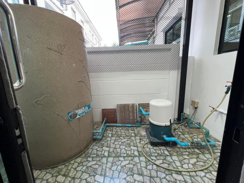 CH974 ให้เช่าทาวน์เฮ้าส์ 3 ชั้น บ้านกลางเมือง ย่านนวมินทร์