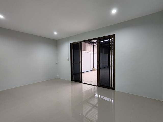 ให้เช่าโกดัง ออฟฟิศ โซนนวมินทร์ 78 พื้นที่ 340 ตร.ม.ไฟ 3 เฟส ถนนซอยกว้าง 6 เมตร