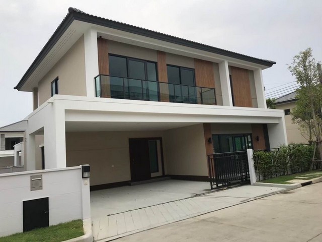 ห้เช่าบ้านเดี่ยว  เซนโทร  ชัยพฤกษ์-แจ้งวัฒนะ 2  ขนาด70 ตารางวา  5 ห้องนอน 6 ห้องน้ำ  ผ้าม่าน แอร์ 7  แบบบ้าน LUMINANCE 