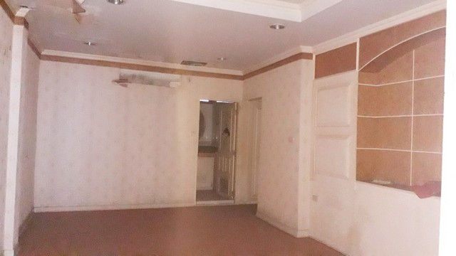 อาคารพาณิชย์ 3 ห้อง 6 ชั้น สุขุมวิท 11แขวงคลองเตยเหนือ เขต วัฒนา  จังหวัดกรุงเทพ