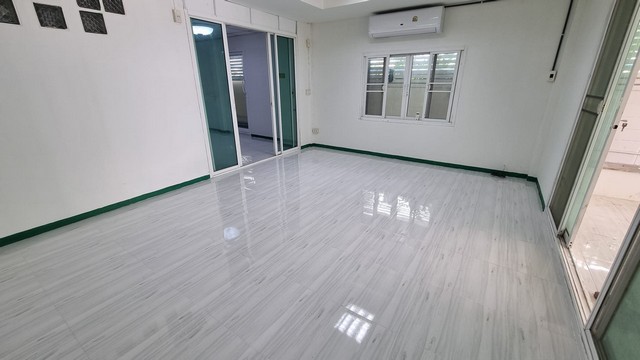 ให้เช่าบ้านแฝด 2 ชั้น เนื้อที่ 38 ตร.ว 2 ห้องนอน ปุณณวิถี22 สุุขุมวิท 101 ใกล้ BTS ปุณณวิถี 700 ม. เดินทางสะดวก