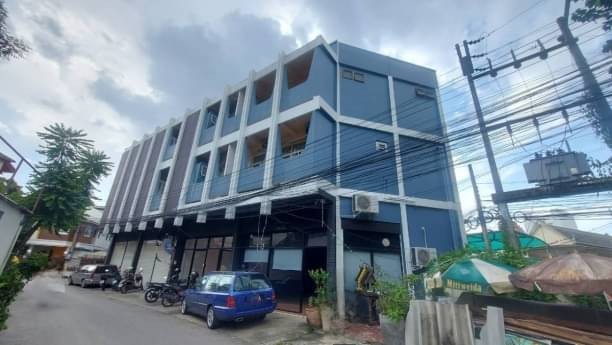 โซนช้างคลาน ขาย 25 ล้าน เนื้อที่ 89 ตรว. อาคารพาณิชย์ 3 ชั้น 18 ห้อง อ.เมือง ขายพร้อมผู้เช่ารับรายได้ 30,000-40,000 บาท เข้า-ออกได้หลายทาง