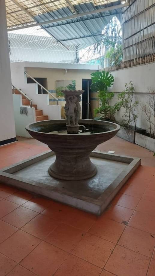 โซนช้างคลาน ขาย 25 ล้าน เนื้อที่ 89 ตรว. อาคารพาณิชย์ 3 ชั้น 18 ห้อง อ.เมือง ขายพร้อมผู้เช่ารับรายได้ 30,000-40,000 บาท เข้า-ออกได้หลายทาง