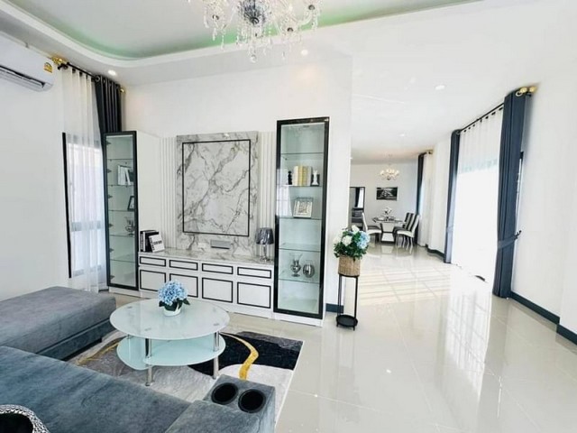 บ้านพัทยา พูลวิลล่า หมู่บ้านรัตนากร ซอยเนินพลับหวาน ใกล้ตลาดไร่วนาสินธุ์ ชลบุรี FSP-C062