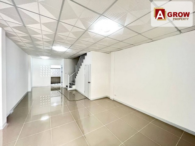 ม.นันทิชา เฟส3 (ปิยะวรารมย์) ถนนเมน ทำเลค้าขาย ติดสวนสาธารณะ รีโนเวทใหม่พร้อมอยู่