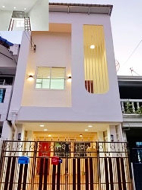 ให้เช่าทาวน์เฮาส์ 2 ชั้น 17ตรว. ติด BTSปุณณวิถี 269 เมตร สุขุมวิท  135ตรม. รีโวทใหม่ทั้งหลัง 3นอน 2น้ำ 2แอร์ 