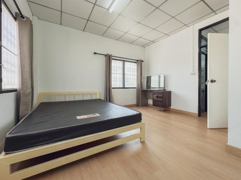 EPL-HR3186ให้เช่าทาวน์เฮ้าส์ ซอยลาดปลาเค้า 60 ใกล้ห้าง THE JAZZ เนื้อที่ 31.5 ตร.ว. 126 ตร.ม.3 ห้องนอน 2 ห้องน้ำ ใกล้เซ็นทรัล รามอินทรา