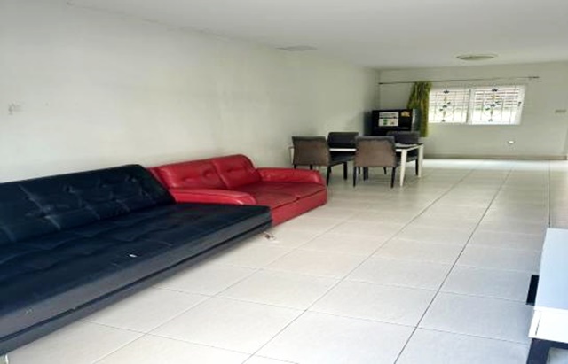 สนามบินสุวรรณภูมิ ให้เข่าทาวน์เฮาส์ 2 ชั้น เฟอร์บางส่วน บางนา-ตราด กม.18 มาร์เก็ต วิลเลจ 20ตรว. 116ตรม.  