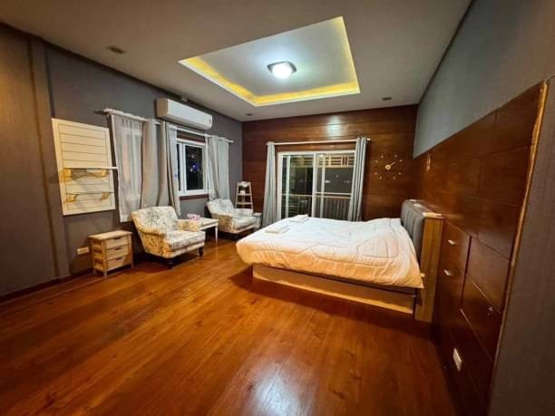 โซนสันทราย ขาย 6.9 ล้าน 176 ตรว. บ้านเนื้อที่กว้าง มีสระว่ายน้ำส่วนตัว บรรยากาศดี เฟอร์นิเจอร์ครบ เหมาะสำหรับซื้ออยู่เองหรือทำธุรกิจ