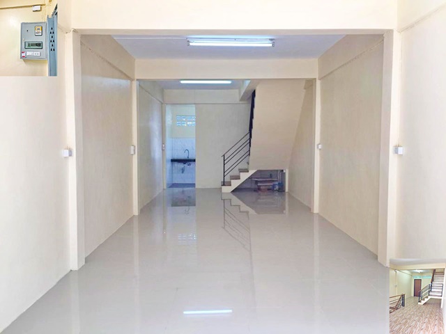 ให้เช่าทาวน์เฮาส์ 3 ชั้น 20ตรว. 150ตรม. ติดริม BTS สุรศักดิ์ 2นอน 2น้ำ 1จอดรถ 2แอร์ โฮมโปรพระราม 3