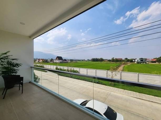 ให้เช่า 70,000 บาท/เดือน บ้านใหม่ ปาล์มวิว ข่วงสิงห์ โชตนา วิวทุ่งนา หน้าบ้านเป็นสวน มีเพียง 10 หลังที่ได้วิวนี้! เฟอร์นิเจอร์ครบ