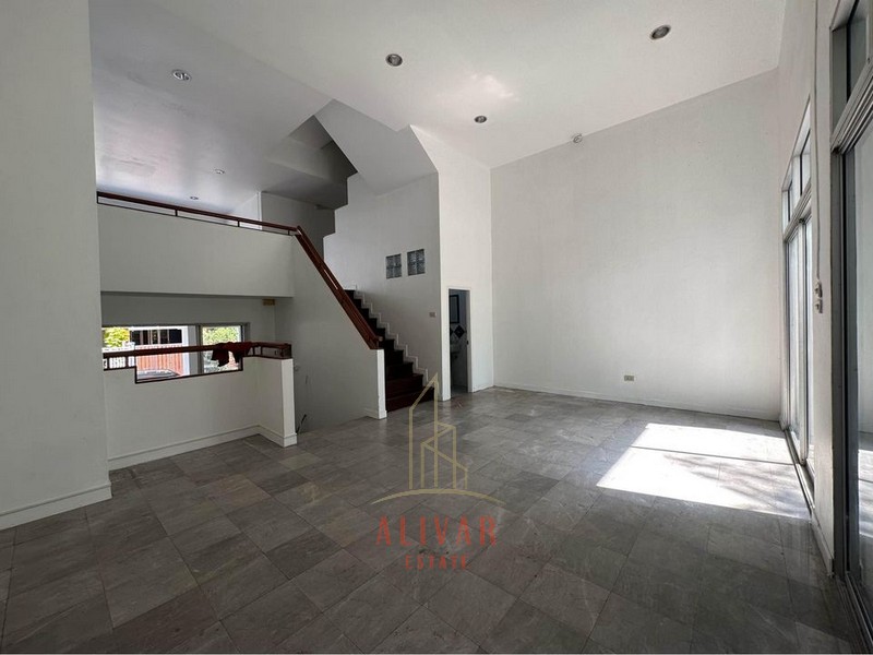 RH031424 ให้เช่า Home office 2.5ชั้น เล่นระดับ หมู่บ้านไพรเวทวิลล่า (นวมินทร์135)