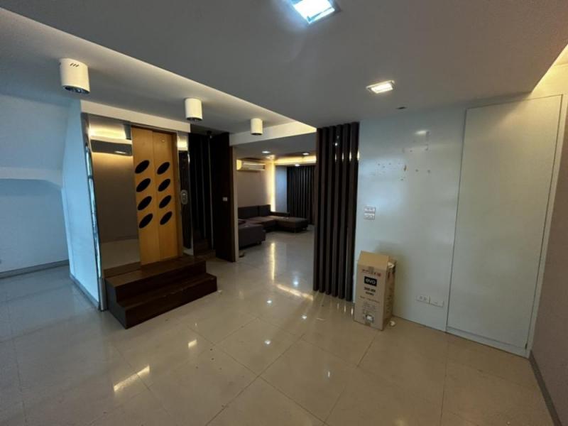 BH2774 ให้เช่าโฮมออฟฟิศ 4 ชั้น เนื้อที่ 29.80 ตารางวา ย่านพระราม 9 หลังห้างเซนทรัล ใกล้ฟอร์จูน รถไฟฟ้า MRT