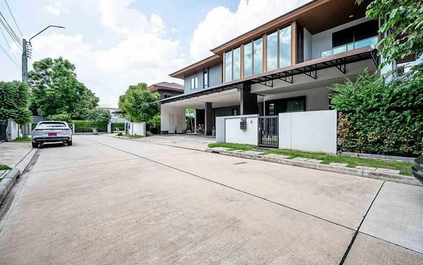 ขายบ้านเดี่ยว 2 ชั้น  บุราสิริ พัฒนาการ ซอยพัฒนาการ 87 พร้อมเรือนรับรอง ทำเลดี เดินทางสะดวกมาก