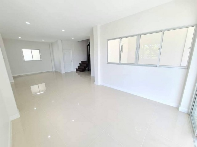 ขาย บ้านณิชากร 3 หลังมุม พุทธมณฑลสาย4 บ้านสวยพร้อมอยู่  2.69 พร้อมโอน