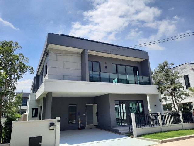 EPL-HR3195 ให้เช่า เซ็นโทร บางนา Centro Bangna ที่ดิน 55.5 ตร.ว. พื้นที่ใช้สอย 209 ตร.ม.4 ห้องนอน 4 ห้องน้ำ ใกล้ห้างฯ ใกล้ทางด่วน 