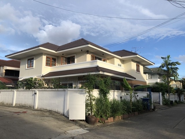 PP172 ขายบ้านเดี่ยว หมู่บ้าน ทองสถิตย์ รามอินทรา 34 ขายราคา 8,500,000 บาท