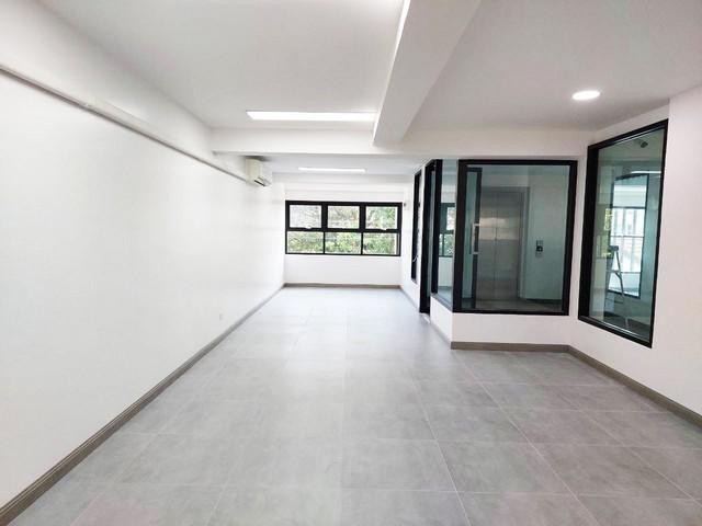 PO403 ให้เช่า สำนักงาน 4 ชั้น NAI LEK AREA ซอย วิภาวดีรังสิต 17 ใกล้เซ็นทรัลลาดพร้าว มีลิฟท์ ที่จอดรถส่วนตัว 30 คัน