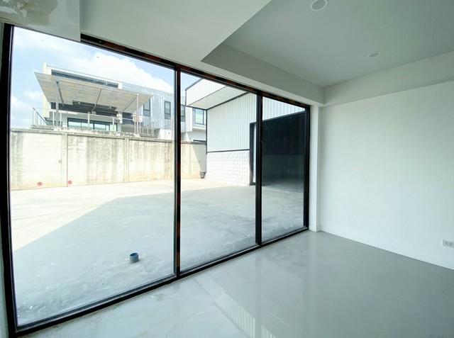 EPL-WH0637 ให้เช่าโกดังสร้างใหม่ ลาดกระบัง ใกล้กรุงเทพกรีฑาตัดใหม่ พื้นที่รวม 600 ตรม.ออฟฟิศ 2 ห้องน้ำ ไฟ 3 เฟส 30/100