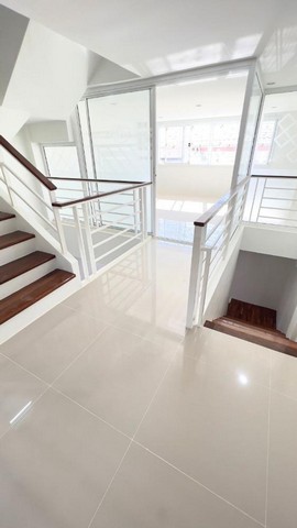 ให้เช่าโฮมออฟฟิศ4 ชั้นรีโนเวทใหม่ ย่านนวมินทร์ 77 ประเสริฐมนูญกิจ โพธิ์แก้ว