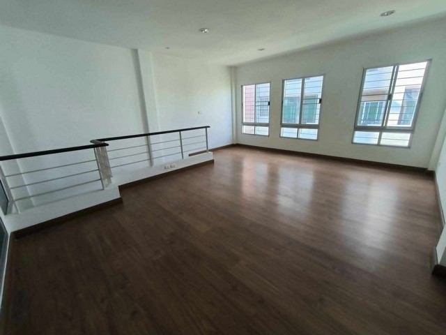 ให้เช่าบ้านนาคนิวาส  ลาดพร้าว 71 ลดราคา 18,000  ทันที  ทำ สญ ก่อน 31 มีค 67  Tel. 093  678 5948