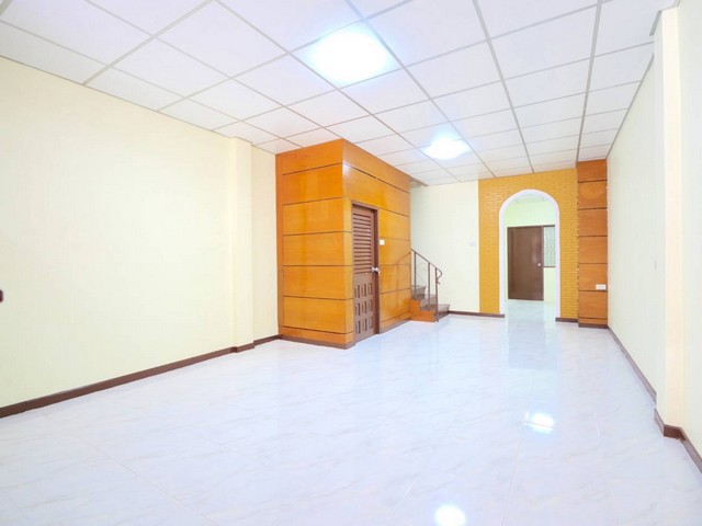 หมู่บ้านเบญจพร ทำเลดี ใกล้สี่แยกมาบตาพุด ผ่อน 6000 บาท