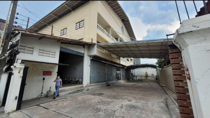 รหัสC6053 ให้เช่าอาคาร 4ชั้น 5คูหา พร้อมโรงงาน โกดังสินค้า ใกล้ BTS แบริ่ง บางนา ลาซาล