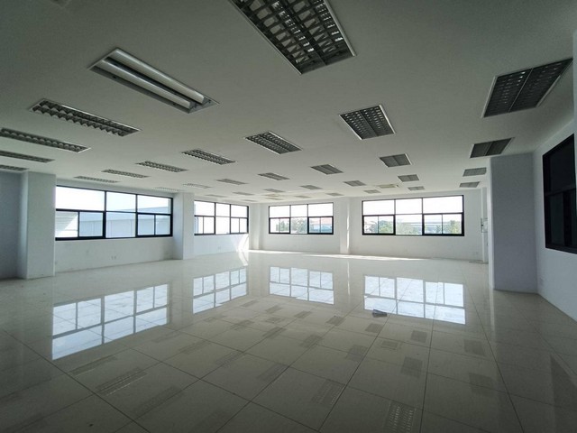 ให้เช่าโรงงาน เนื้อที่ 2 ไร่ 2 งาน 50 ตารางวา  1,827 ต.ร.ม มีระบบสาธารณูปโภคครบ นวนคร