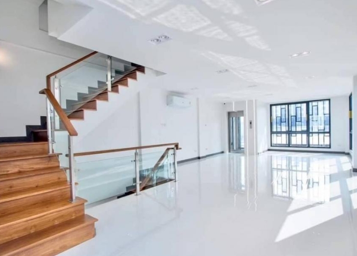 ให้เช่าโฮมออฟฟิศ 4 ชั้น มีลิฟต์แก้วส่วนตัว เจดับบลิว เออร์เบิน  สรงประภา-ดอนเมือง