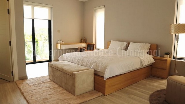 บ้านพูลวิลล่า 2 ชั้น สไตล์มินิมอล ป่าแดด