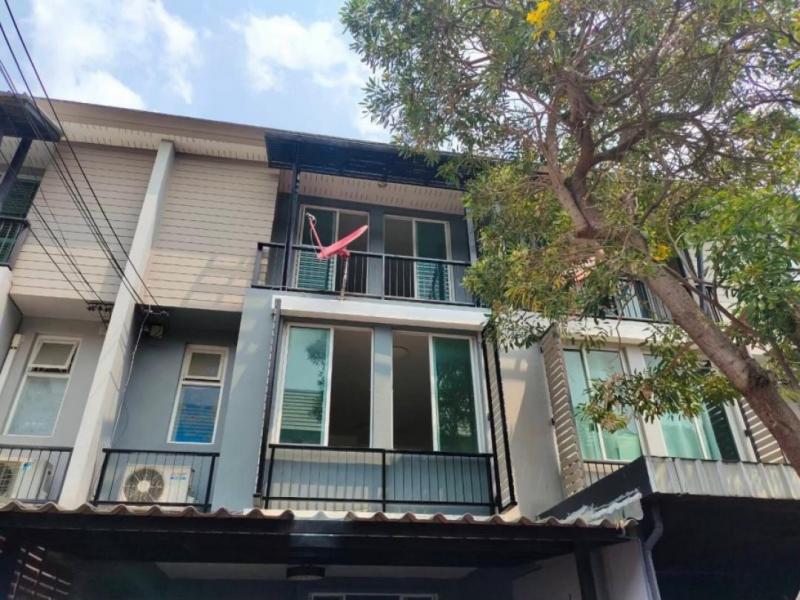 ให้เช่าทาวน์เฮ้าส์ 3 ชั้น อารียาเดลี่ ย่านลาดปลาเค้า เกษตรนวมินทร์ ขนาด 20 ตรว 152 ตรม  3 ห้องนอน 4 ห้องอาบน้ำ เฟอร์นิเจอร์พร้อมอยู่
