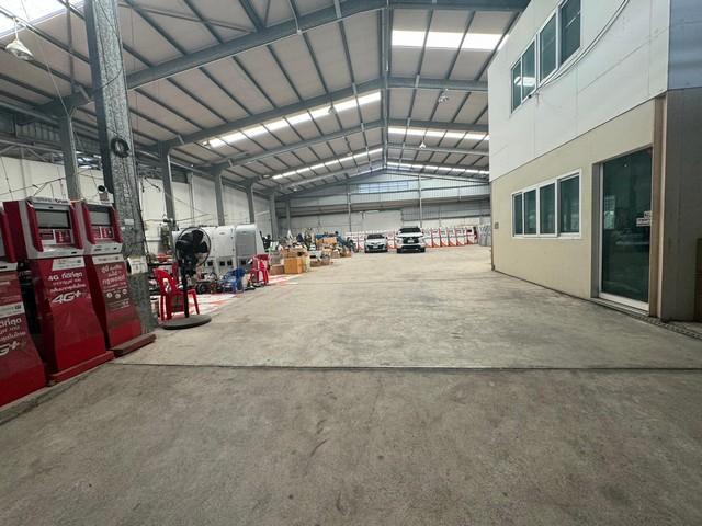 ให้เช่าโกดัง ลาดพร้าว 87 เลียบด่วนเอกมัย รามอินทรา โกดัง 800 ตรม ที่ดิน 195 ตารางวา เข้าออกได้ทั้งลาดพร้าว 101 กว้าง 30.7 เมตร