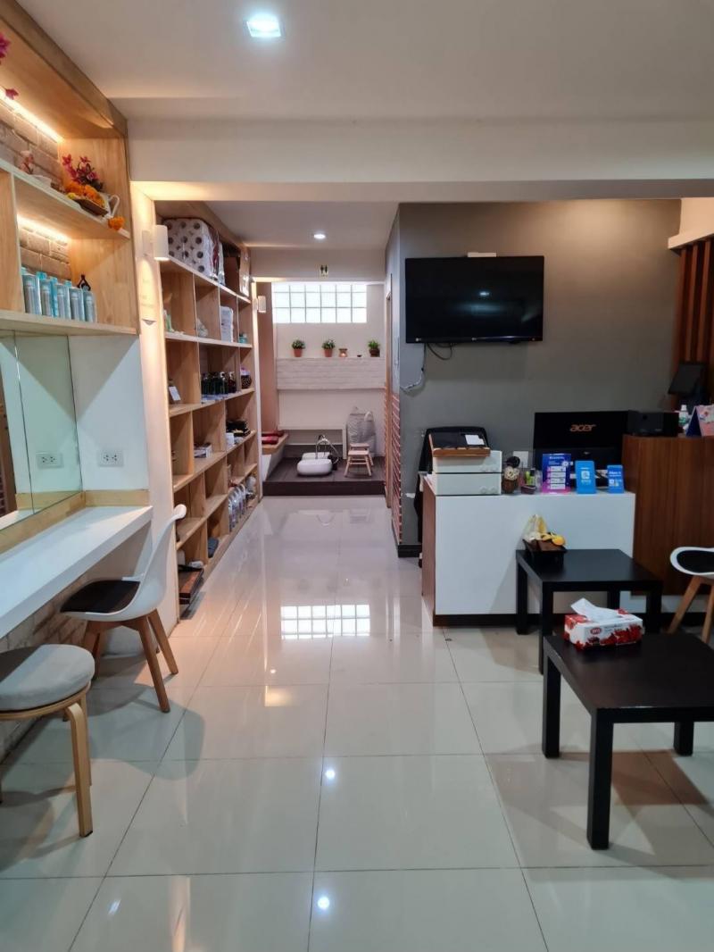 รหัสC6060 ขายพร้อมผู้เช่า อาคารพาณิชย์ 5ชั้น มีลิฟท์โดยสาร ถนนสุขุมวิทซอย22