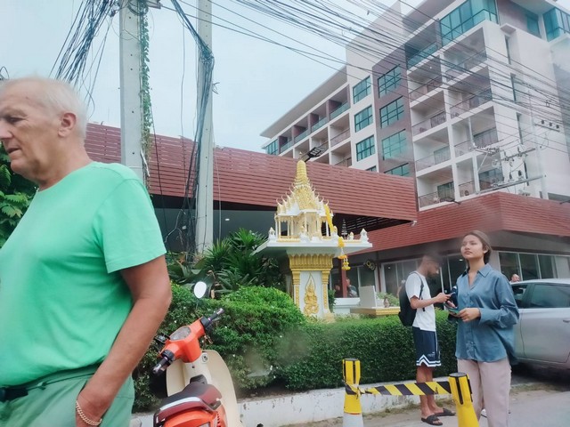 ขายตึก2คูหาพร้อมผู้เช่าใกล้หาดจอมเทียนพัทยา  นักท่องเที่ยวเยอะมาก