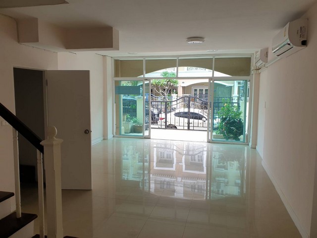 [B932]ให้เช่า 18k ทาวน์โฮม 3 ชั้น สราญพฤกษ์ ลาดพร้าว130 ทะลุรามคำแหง81 คลองจั่น บางกะปิ