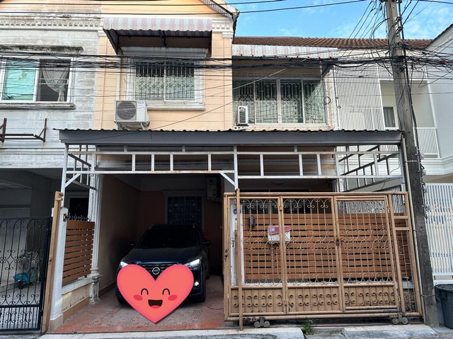 EPL-HS1109 ขายทาว์เฮ้า2 ชั้น ลาดพร้าว 41 ใกล้รถไฟฟ้าสถานนี ภาวนา  23.5 ตร.ว ใช้สอย 177 ตร.ม.3 ห้องนอน 2 ห้องน้ำ