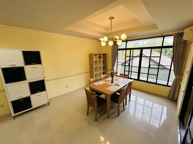 ให้เช่าทาวน์โฮม 3-4 ห้องนอน 4 ห้องน้ำ ใจกลางอโศก ใกล้รถไฟฟ้า BTS **ตกแต่งหรูหรา สะดวกสบาย ครบครัน**