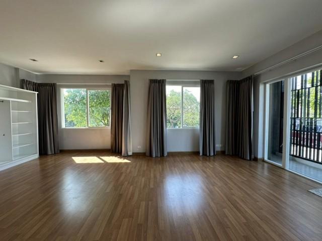 รหัสทรัพย์ R2992 ให้เช่า บ้านเดี่ยว 2ชั้น หมู่บ้านวรารมย์ พรีเมี่ยม วัชรพล-จตุโชติ บ้านหลังมุม