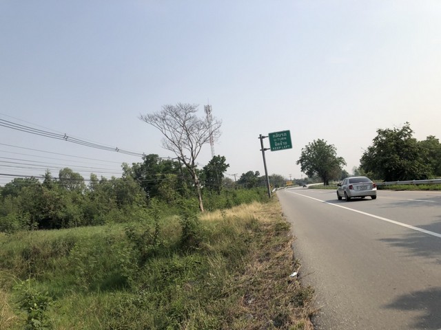 อสิงห์หาทรัพย์ดีให้คุณเลือกซื้อพร้อมโปรและเงื่อนไขพิเศษ   แบ่งขายติด AH1 เมืองบ้านตากจังหวัดตาก  3-1-40 ไร่ ติดถนนเอเซีย AH1 ติดถนนพหลโยธินไร่ 3ลบ. โทร096-8821857