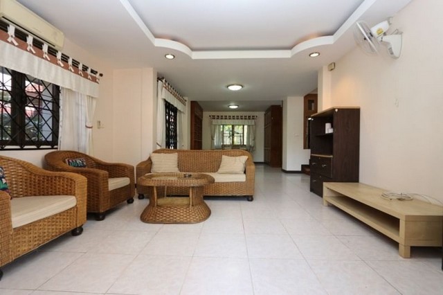 บ้านหลังใหญ่ โครงการพิมุกข์ พร้อมเฟอร์ สันทราย