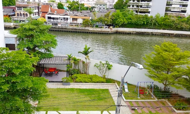 ถูกกว่าเช่าคอนโด 210ตรม BTS อ่อนนุช ให้เช่าทาวน์โฮม 3.5 ชั้น รีโนเวทใหม่ 21ตรว. เฟอร์ครบตามภาพ ทำเลดีรับต่างชาติ 3นอน 4แอร์ เอ็มควอเทียร์