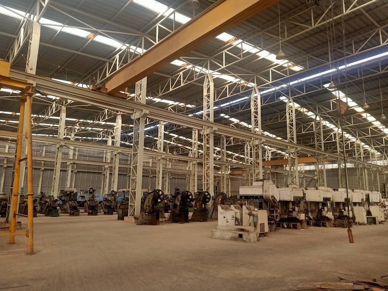 BST607 ให้เช่าโรงงานโกดัง มีออฟฟิศ พื้นท่ีใช้สอย 8,400ตารางเมตร อยู่ริมถนนพระราม2กม22