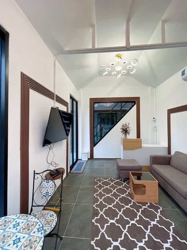 ขาย 14 ล้าน 60 ตรว. 9 นอน 9 น้ำ บ้านพูลวิลล่า  3 ชั้น อำเภอเมือง สไตล์โมเดิร์น มีดาดฟ้า สำหรับนั่งชิลล์ ปาร์ตี้ นั่งดูดาวตอนกลางคืนได้