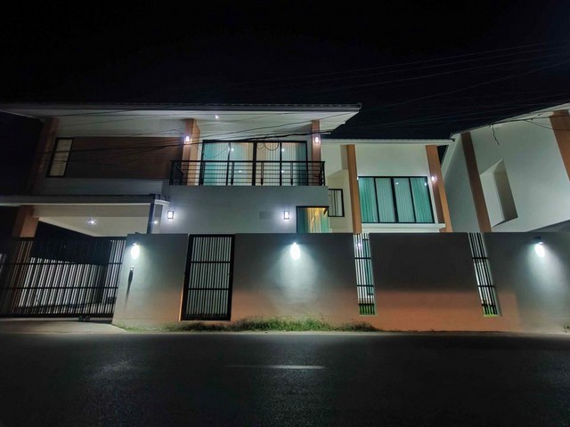 ขายบ้านเดี่ยว2ชั้น สวยมาก โซนตำบลแม่เหียะ พื้นที่ใช้สอยกว่า 360 ตารางเมตร