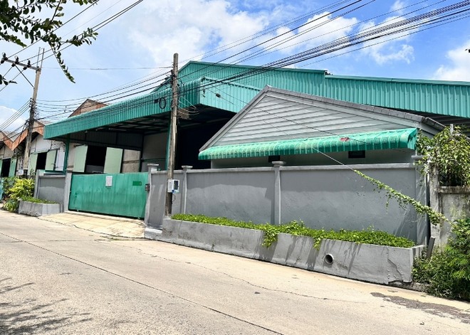  ให้เช่า โกดัง 1300 ตรม ซ.รุ่งโรจน์ ต.แพรกษาใหม่ จ.สมุทรปราการ