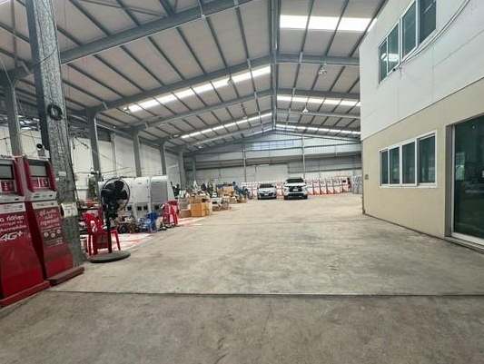 ให้เช่าโกดัง ขนาด 840 ตรม ลาดพร้าว 87 ,101 เลียบด่วนเอกมัย รามอินทรา