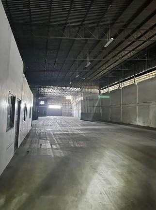 ให้เช่าโกดัง โรงงาน 2000 ตรม ติดถนนกาญจนาภิเษก บางบัวทอง ใกล้ดูโฮม สาขาบางบัวทอง